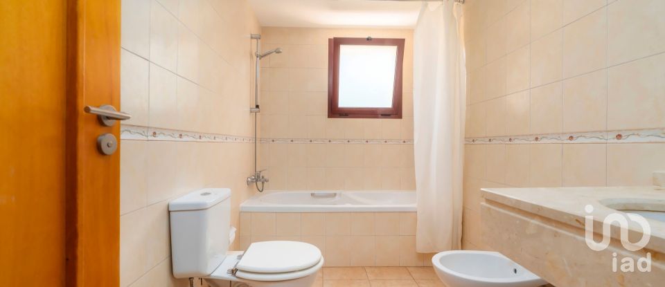 House T3 in Quarteira of 265 m²