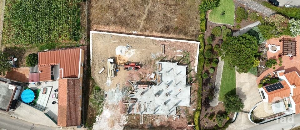 House T3 in Salir de Matos of 201 m²