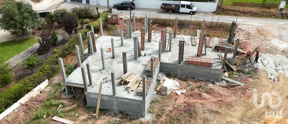 House T3 in Salir de Matos of 201 m²