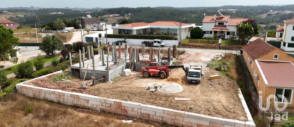 House T3 in Salir de Matos of 201 m²