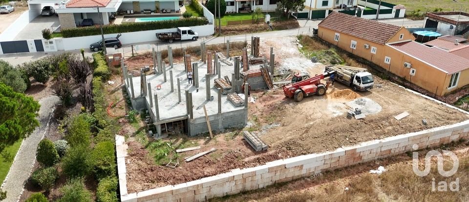 House T3 in Salir de Matos of 201 m²