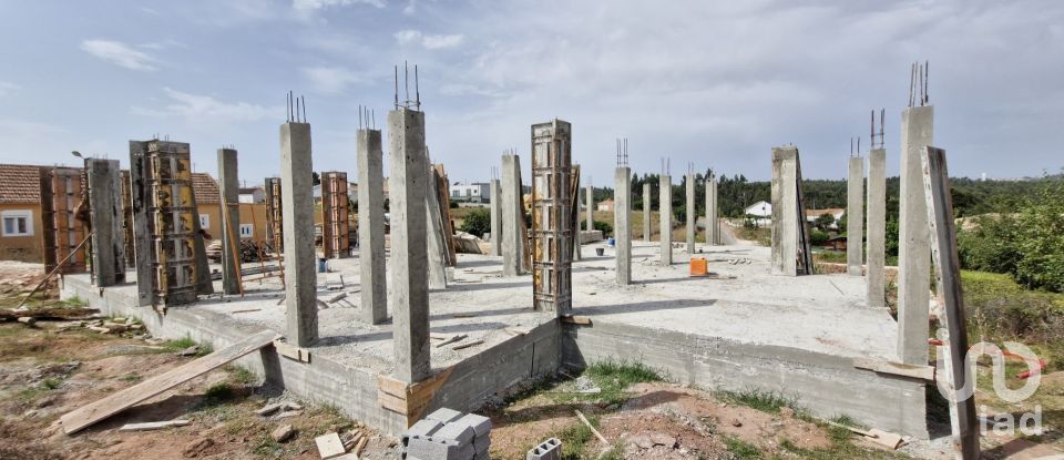 House T3 in Salir de Matos of 201 m²