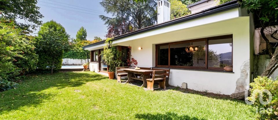 House T5 in Santo Tirso, Couto (Santa Cristina e São Miguel) e Burgães of 323 m²