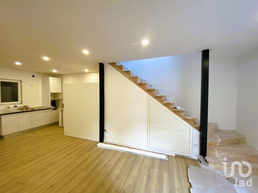 Moradia T2 em Alenquer (Santo Estêvão e Triana) de 84 m²