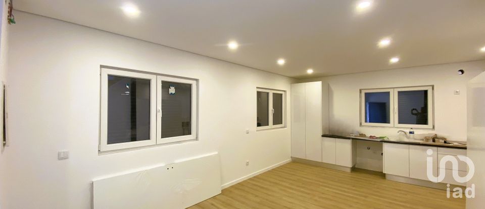 Moradia T2 em Alenquer (Santo Estêvão e Triana) de 84 m²