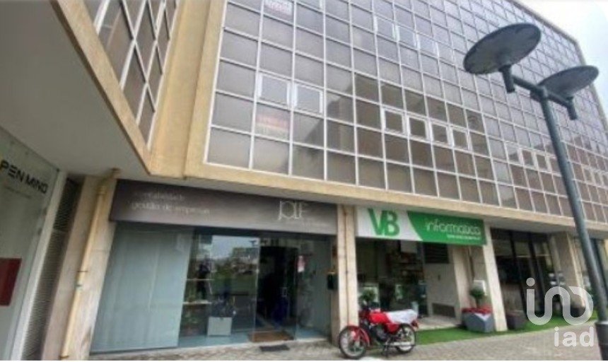 Boutique/Local commercial à Santo Tirso, Couto (Santa Cristina e São Miguel) e Burgães de 173 m²