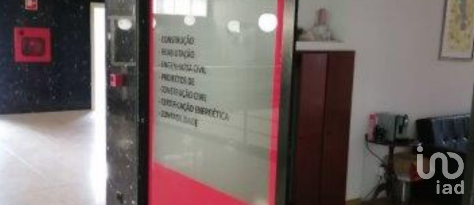 Boutique/Local commercial à Gondomar (São Cosme), Valbom e Jovim de 90 m²