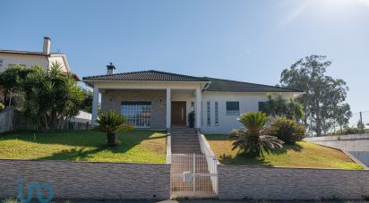 House T3 in São Pedro da Torre of 364 m²
