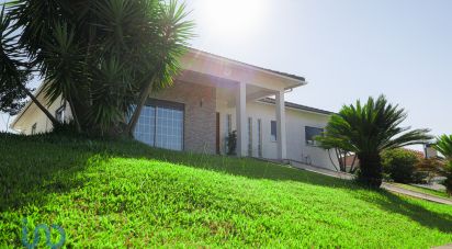 House T3 in São Pedro da Torre of 364 m²