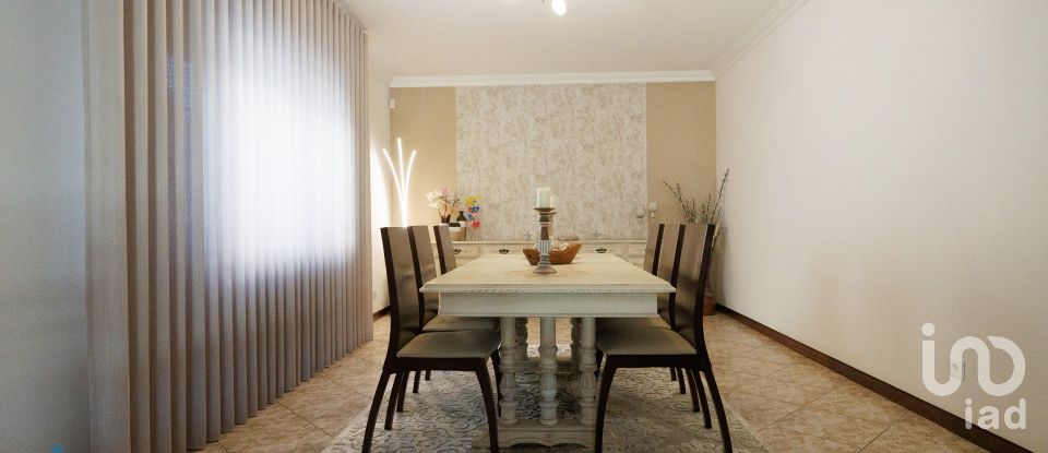 Maison T3 à São Pedro da Torre de 364 m²