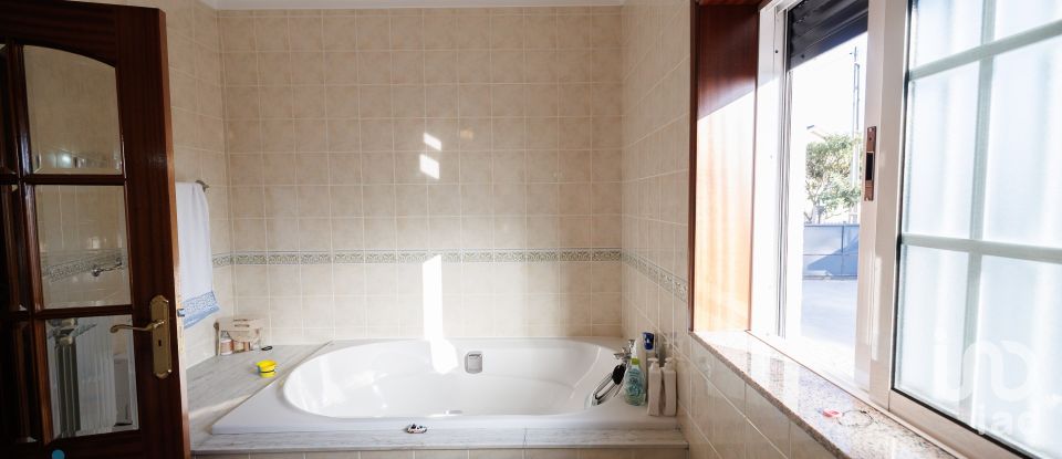 Maison T3 à São Pedro da Torre de 364 m²