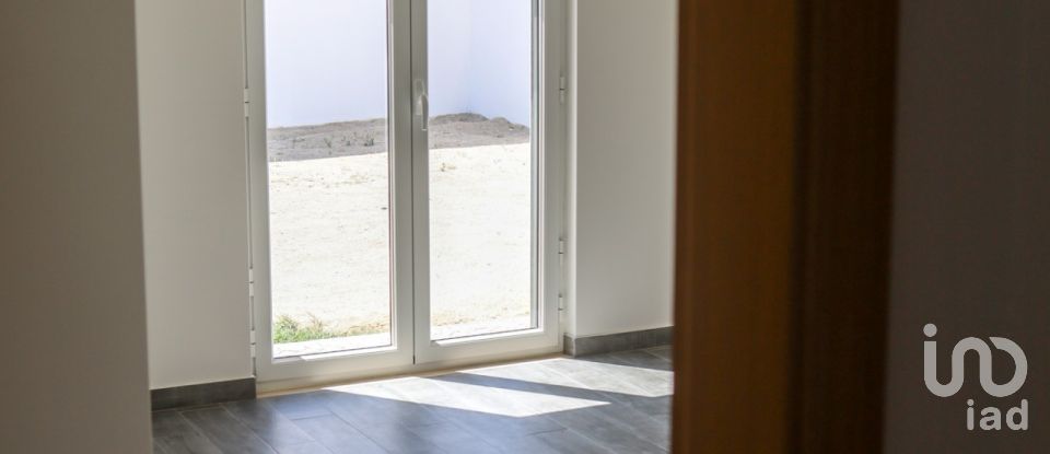 House T3 in Coruche, Fajarda e Erra of 132 m²