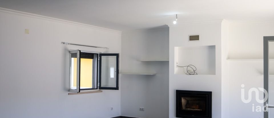 House T3 in Coruche, Fajarda e Erra of 132 m²