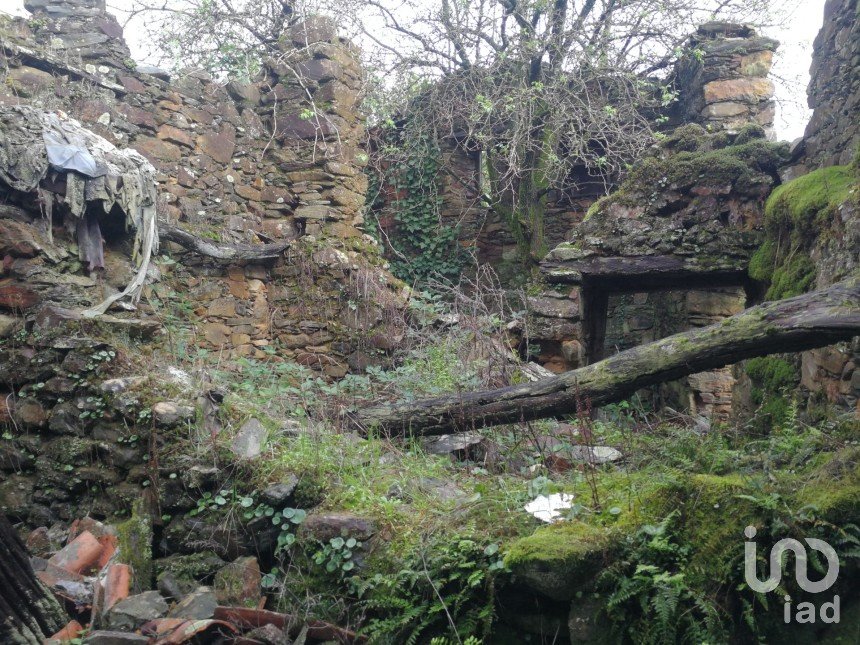 Maison T0 à Alvares de 130 m²