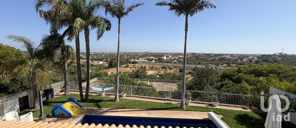 Maison T4 à Almancil de 245 m²