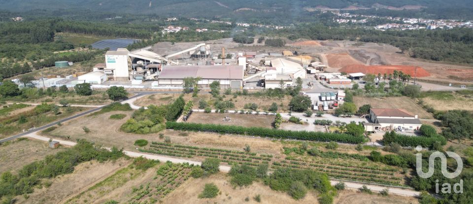 Terreno rústico em Cumeeira de 2 438 m²