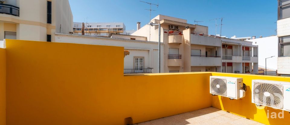 Maison T3 à Faro (Sé e São Pedro) de 129 m²