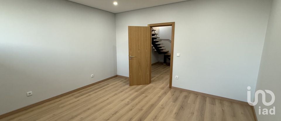 Appartement T3 à Poiares e Canelas de 140 m²