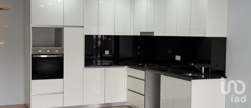 Appartement T3 à Poiares e Canelas de 140 m²