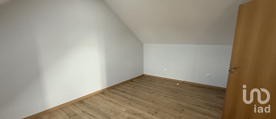 Apartamento T2 em Poiares e Canelas de 130 m²