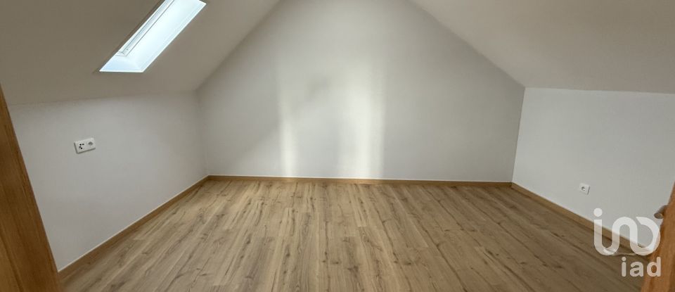 Apartamento T2 em Poiares e Canelas de 130 m²