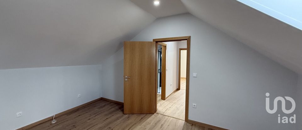 Apartamento T2 em Poiares e Canelas de 130 m²