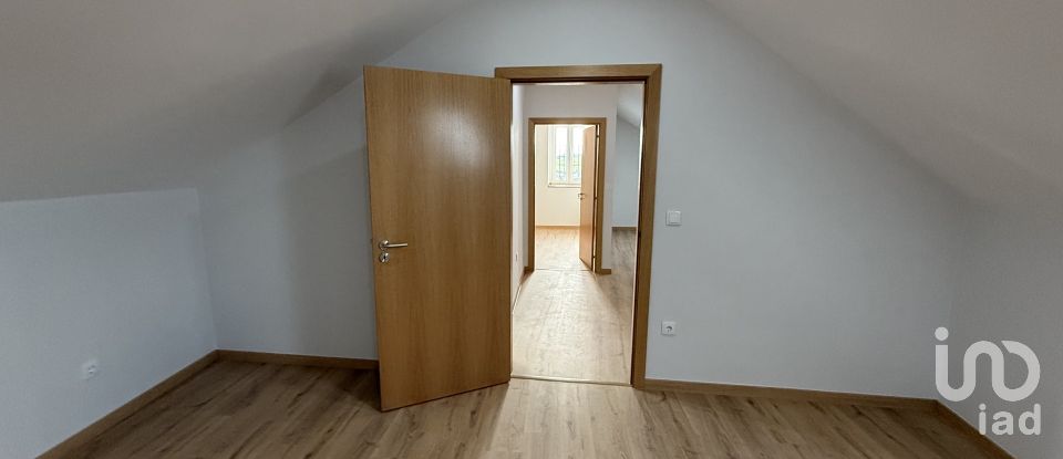 Apartamento T2 em Poiares e Canelas de 130 m²