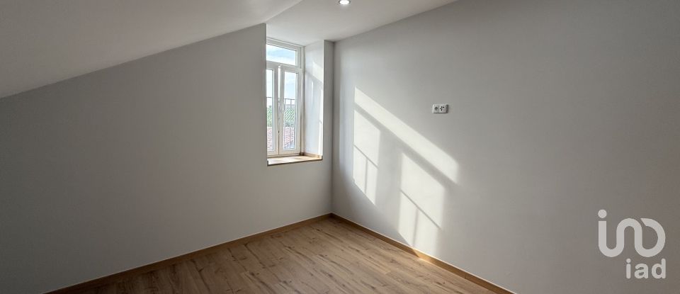 Apartamento T2 em Poiares e Canelas de 130 m²