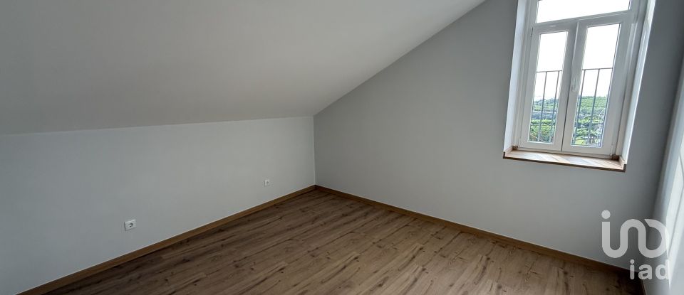 Apartamento T2 em Poiares e Canelas de 130 m²