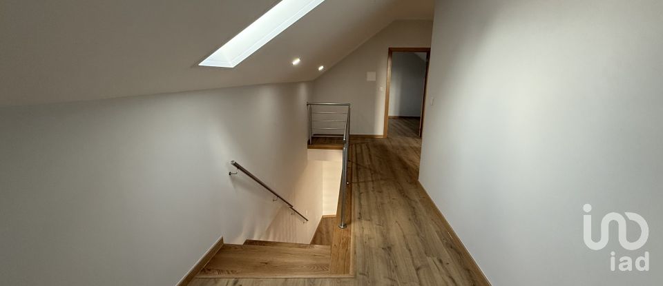 Apartamento T2 em Poiares e Canelas de 130 m²