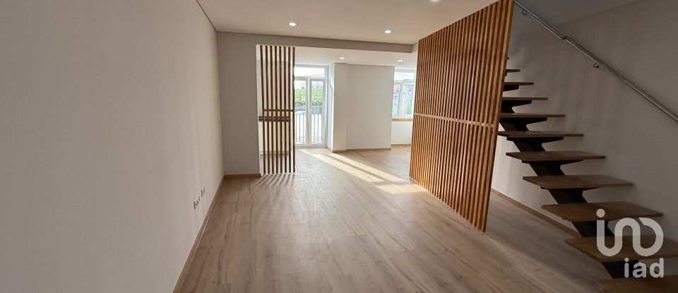 Apartamento T2 em Poiares e Canelas de 130 m²