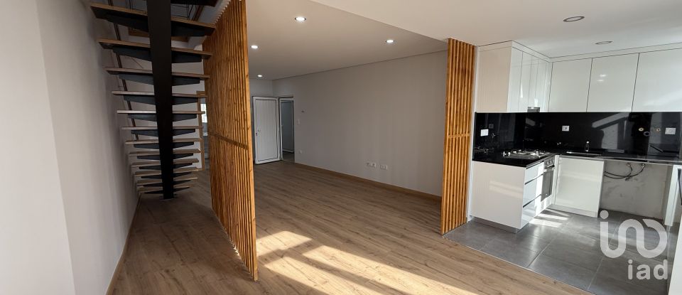 Apartamento T2 em Poiares e Canelas de 130 m²