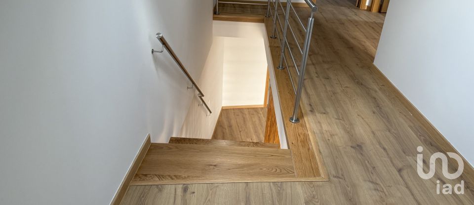 Apartamento T2 em Poiares e Canelas de 130 m²