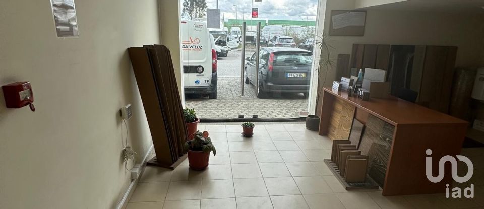 Pavillon T0 à Lordelo de 576 m²