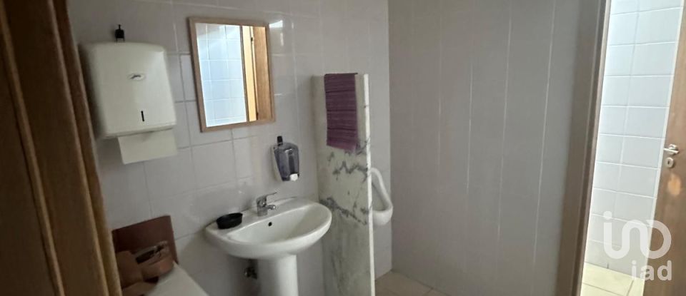 Pavillon T0 à Lordelo de 576 m²