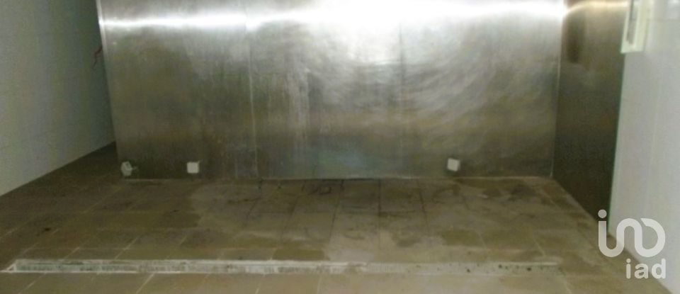 Boutique/Local commercial à Aradas de 784 m²