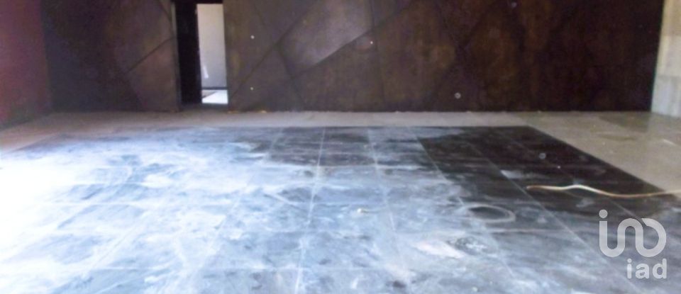 Boutique/Local commercial à Aradas de 784 m²