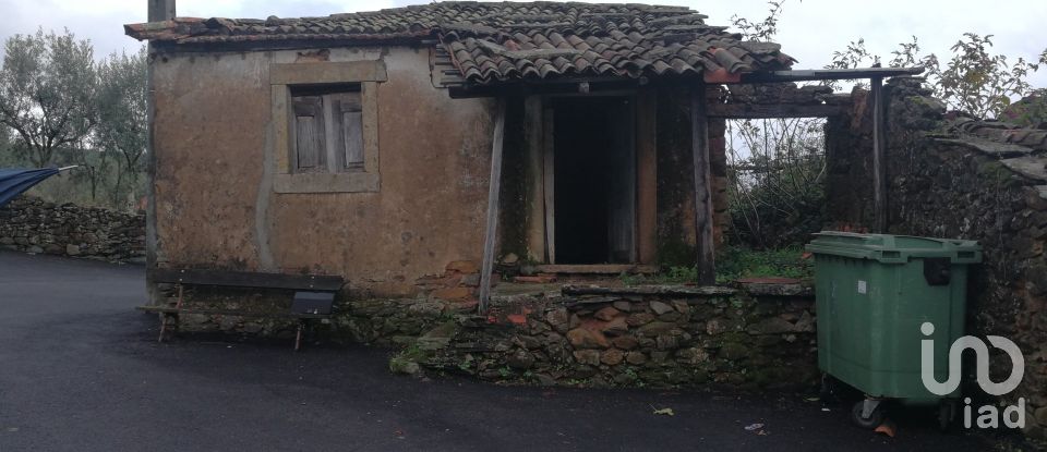 Maison T0 à Alvares de 56 m²