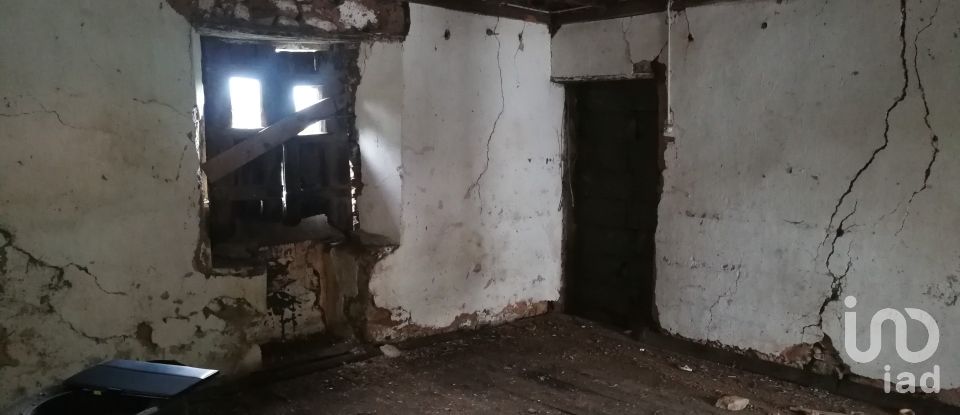 Maison T0 à Alvares de 56 m²