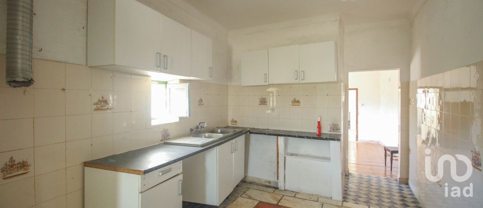 House T5 in Rio de Moinhos of 209 m²