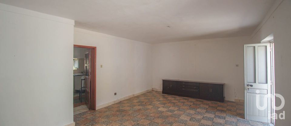 House T5 in Rio de Moinhos of 209 m²