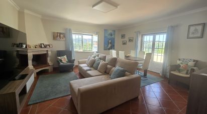 Maison T3 à Azueira e Sobral da Abelheira de 175 m²