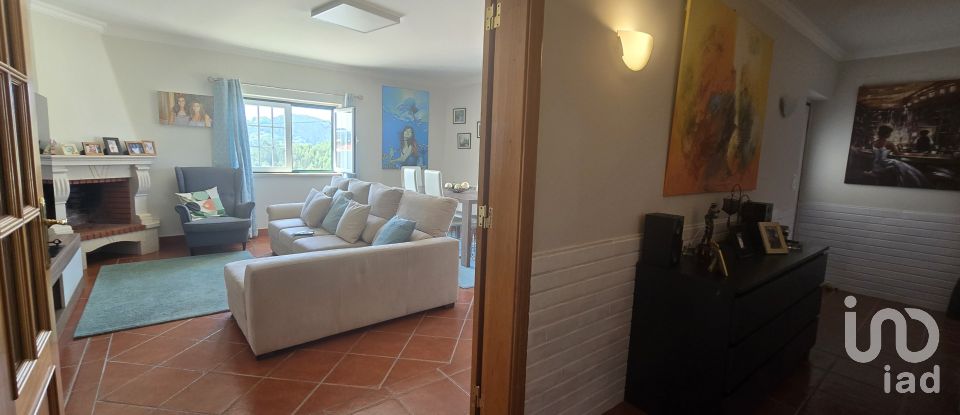 Maison T3 à Azueira e Sobral da Abelheira de 175 m²