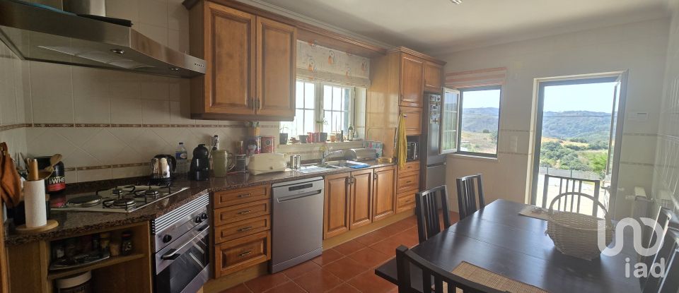 Maison T3 à Azueira e Sobral da Abelheira de 175 m²