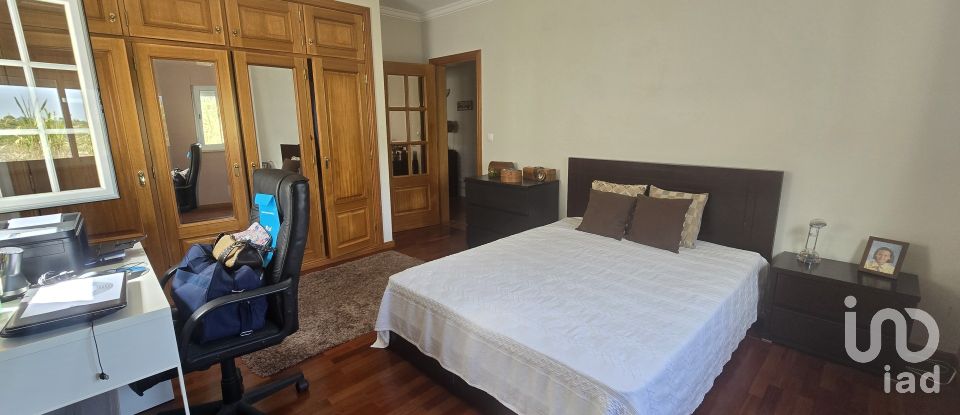 Maison T3 à Azueira e Sobral da Abelheira de 175 m²