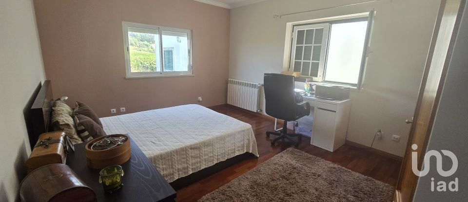 Maison T3 à Azueira e Sobral da Abelheira de 175 m²