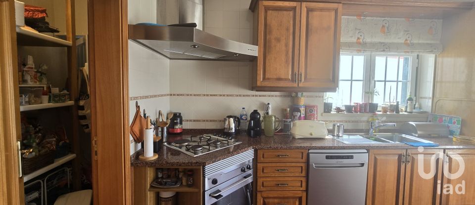 Maison T3 à Azueira e Sobral da Abelheira de 175 m²