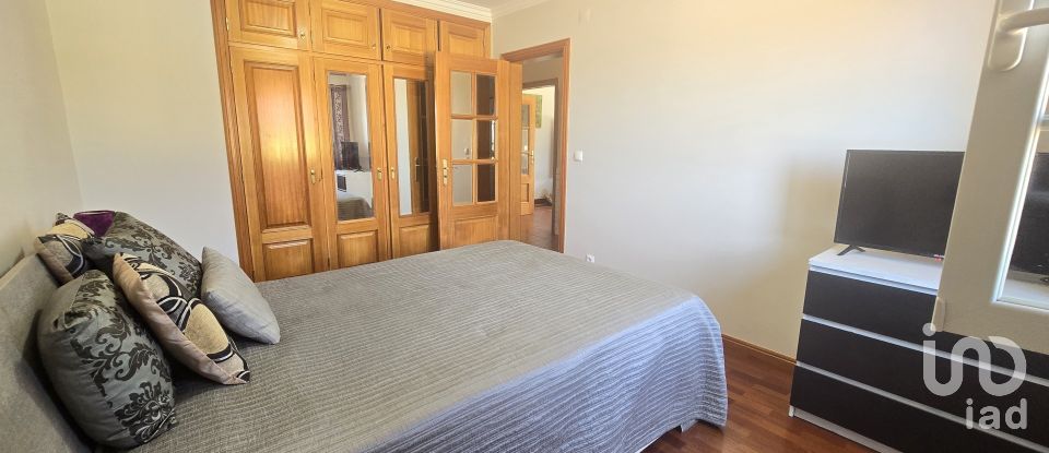 Maison T3 à Azueira e Sobral da Abelheira de 175 m²