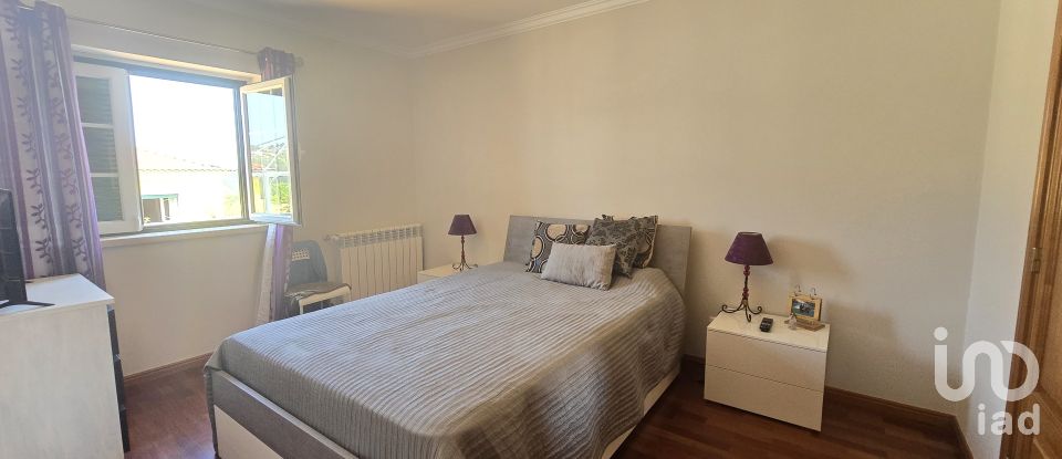 Maison T3 à Azueira e Sobral da Abelheira de 175 m²