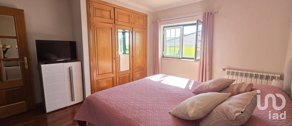 Maison T3 à Azueira e Sobral da Abelheira de 175 m²